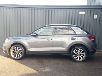 Used Volkswagen T-Roc 2022 for sale - 77086917: Photo