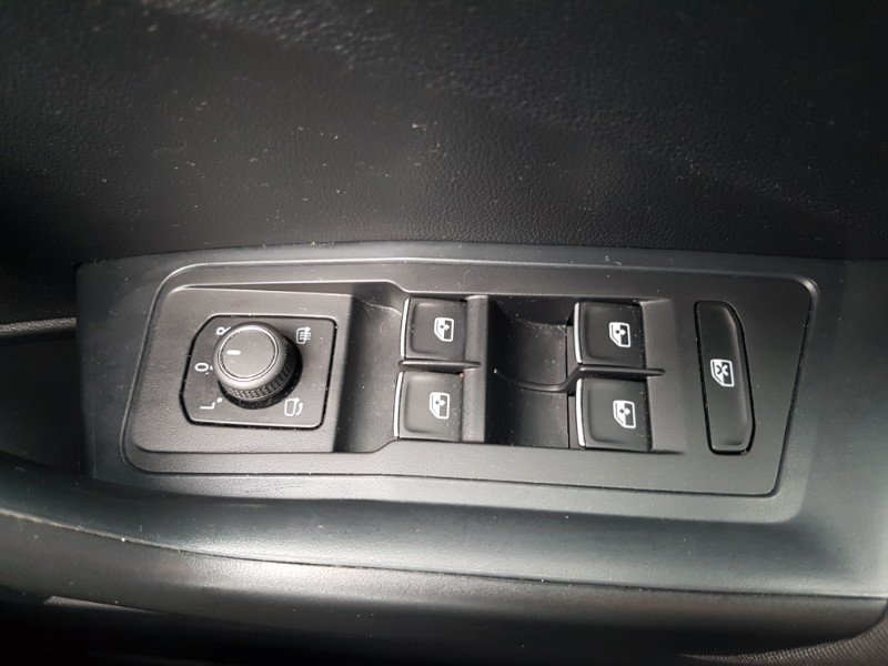 Used Volkswagen T-Roc 2018 for sale - 76348297: Photo 12