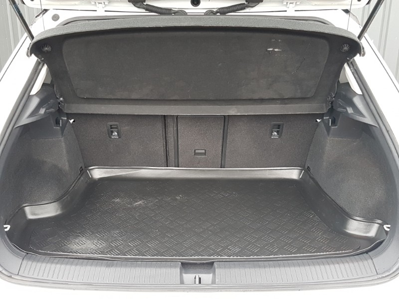 Used Volkswagen T-Roc 2018 for sale - 76348297: Photo 8