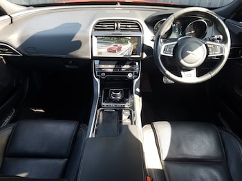 Used Jaguar XE 2019 for sale - 79356749: Photo