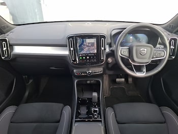 Used Volvo XC40 2025 for sale - 78411320: Photo