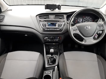 Used Hyundai i20 2017 for sale - 78455913: Photo