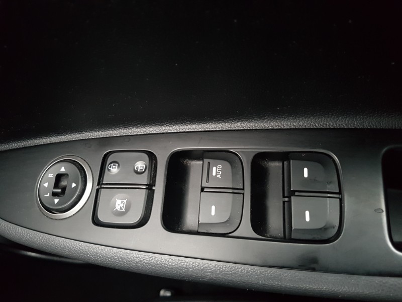 Used Hyundai i10 2017 for sale - 76493428: Photo 12