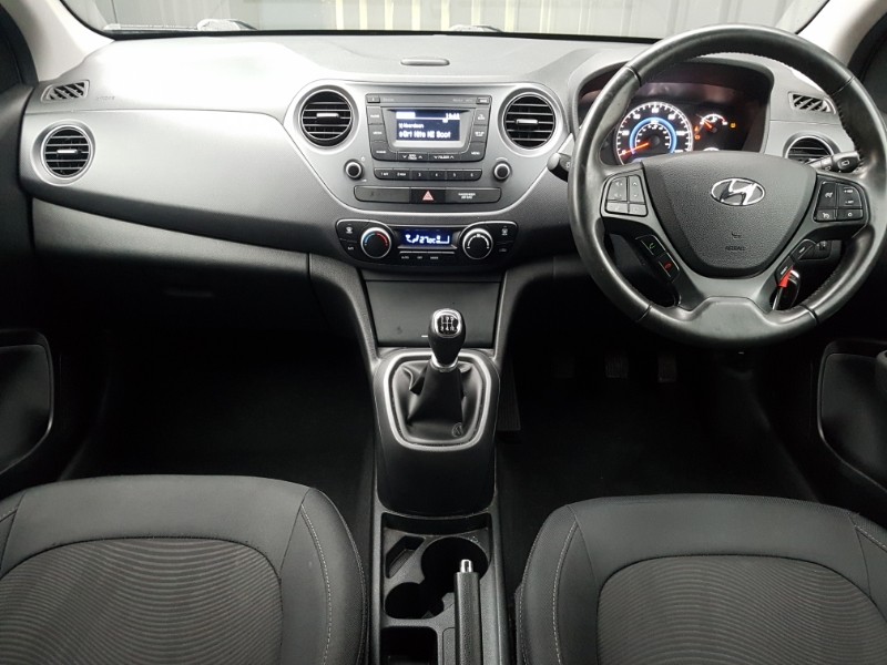 Used Hyundai i10 2017 for sale - 76493428: Photo 2