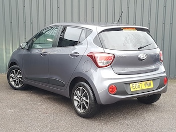 Used Hyundai i10 2017 for sale - 76493428: Photo