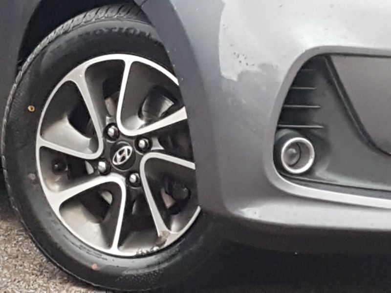 Used Hyundai i10 2017 for sale - 76493428: Photo 9