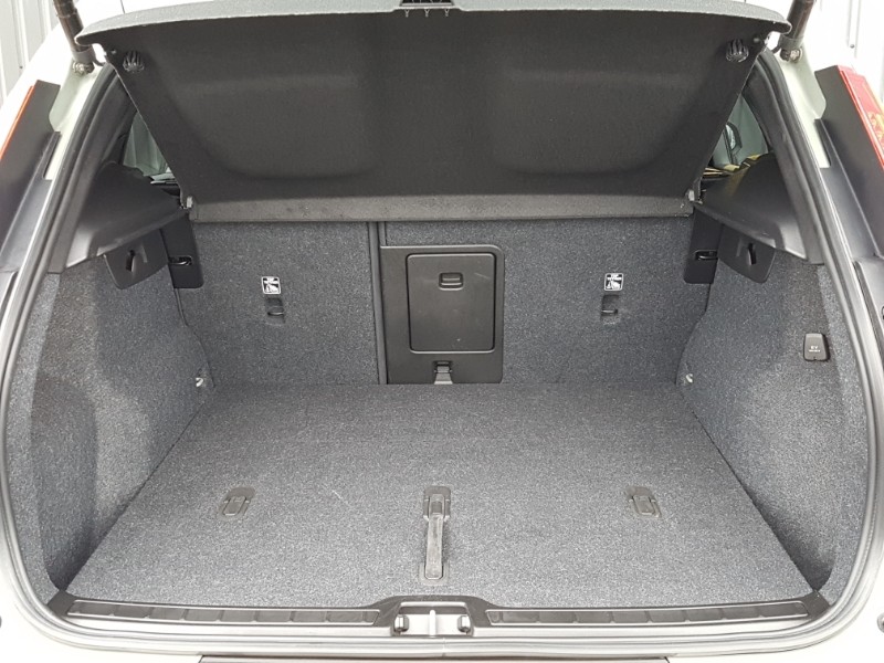 Used Volvo XC40 2023 for sale - 77126695: Photo 8