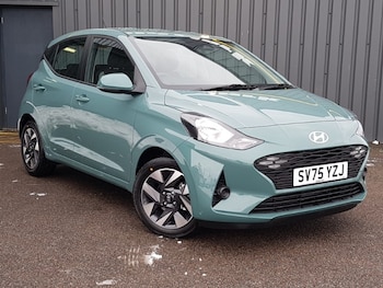 2025 - 1.0 [63] Advance 5dr [Nav]