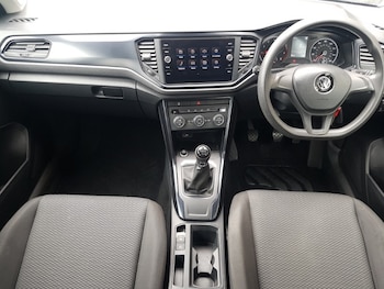 Used Volkswagen T-Roc 2018 for sale - 78634012: Photo