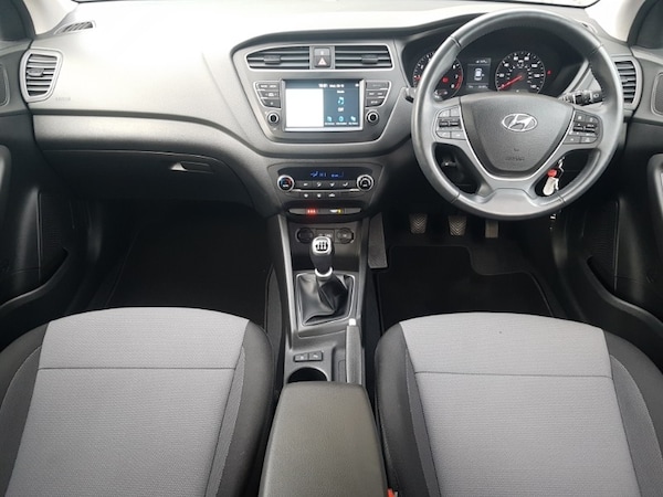 Used Hyundai i20 2019 for sale - 76237894: Photo 2