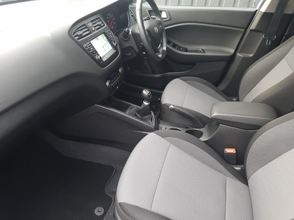 Used Hyundai i20 2019 for sale - 76237894: Photo 5