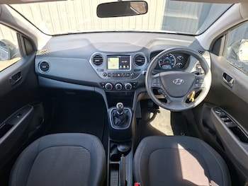 Used Hyundai i10 2019 for sale - 79382908: Photo