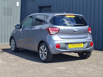 Used Hyundai i10 2019 for sale - 79382908: Photo