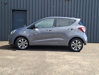 Used Hyundai i10 2019 for sale - 79382908: Photo