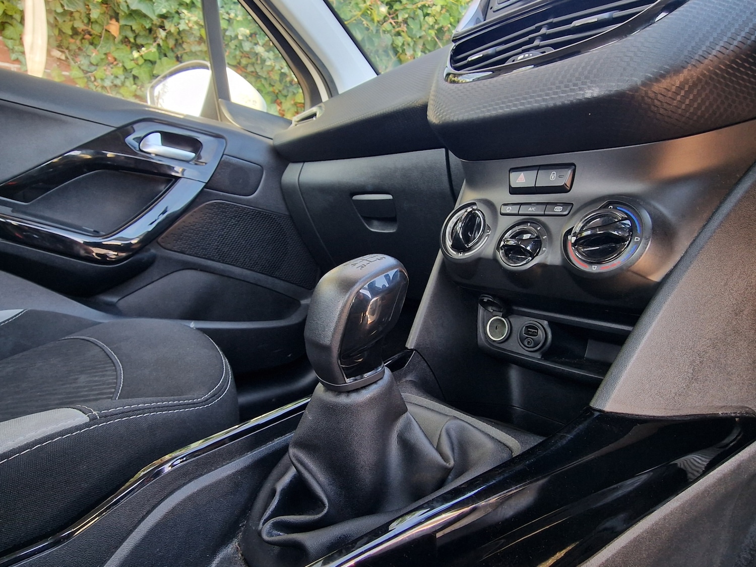 Used Peugeot 2008 2016 for sale - 77950977: Photo 12