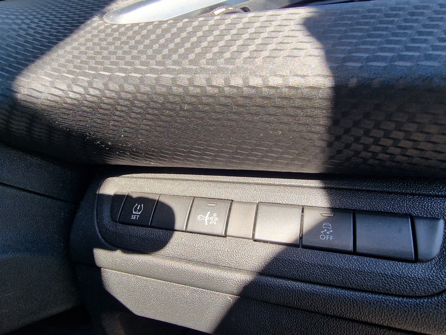 Used Peugeot 2008 2016 for sale - 77950977: Photo 13