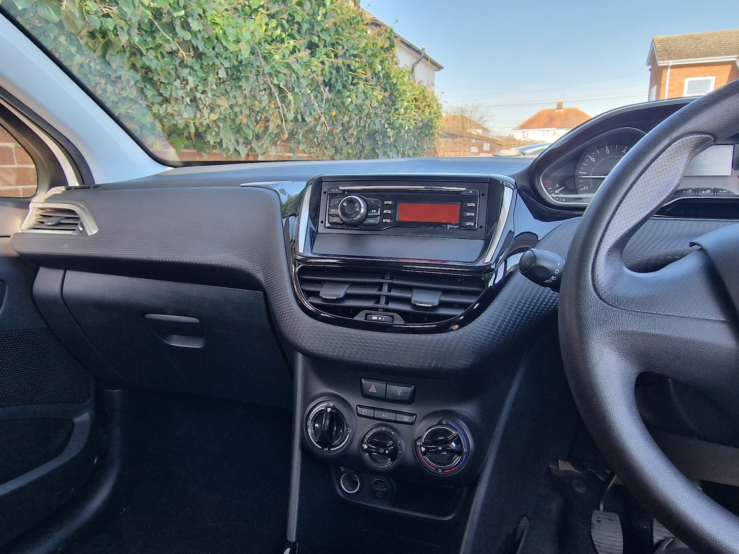 Used Peugeot 2008 2016 for sale - 77950977: Photo 18