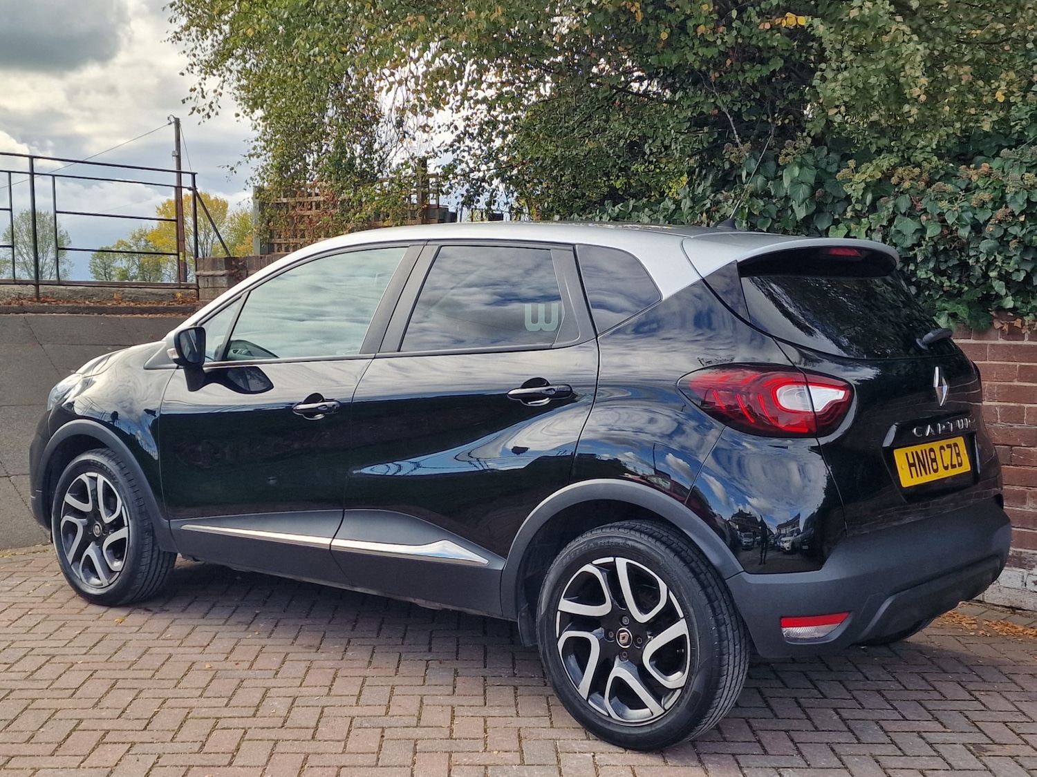 Used Renault Captur 2018 for sale - 76353683: Photo 3