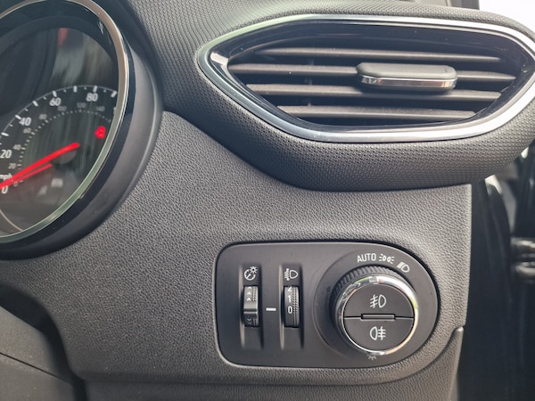 Used Vauxhall Crossland X 2017 for sale - 76264172: Photo 12