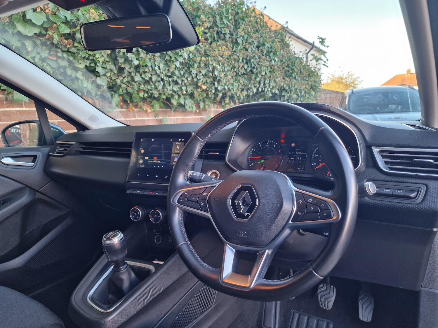 Used Renault Clio 2020 for sale - 76422124: Photo 11