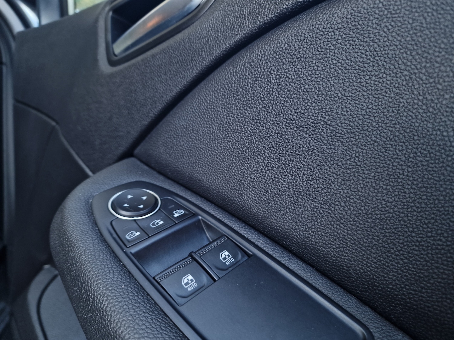 Used Renault Clio 2020 for sale - 76422124: Photo 12