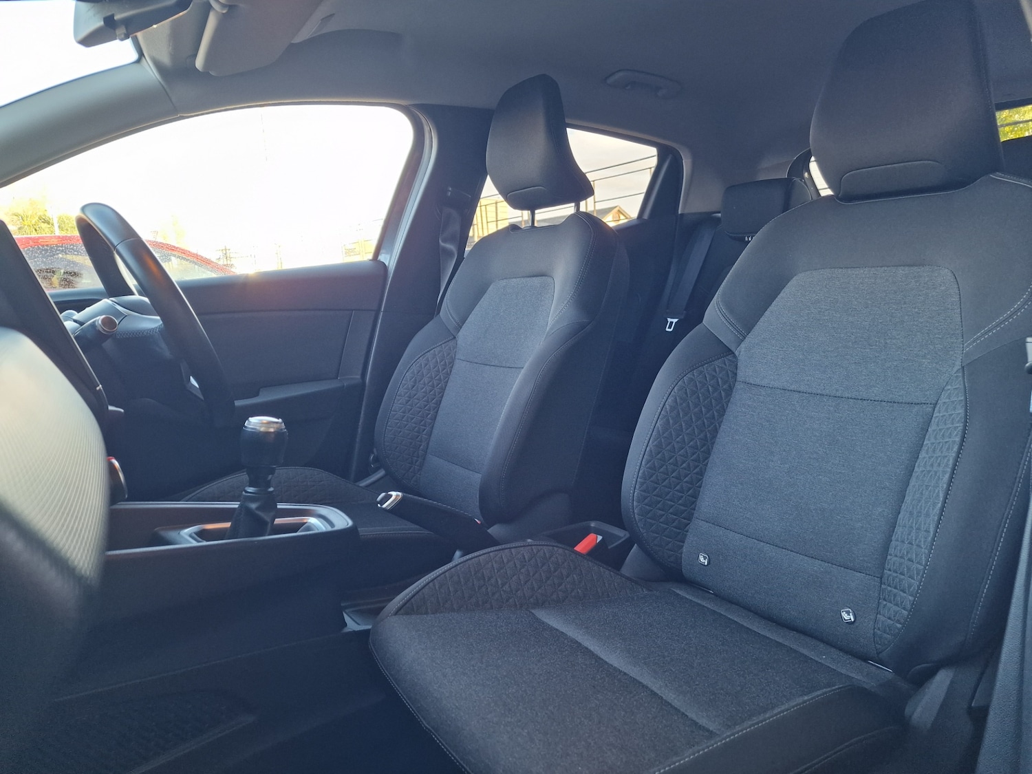 Used Renault Clio 2020 for sale - 76422124: Photo 14