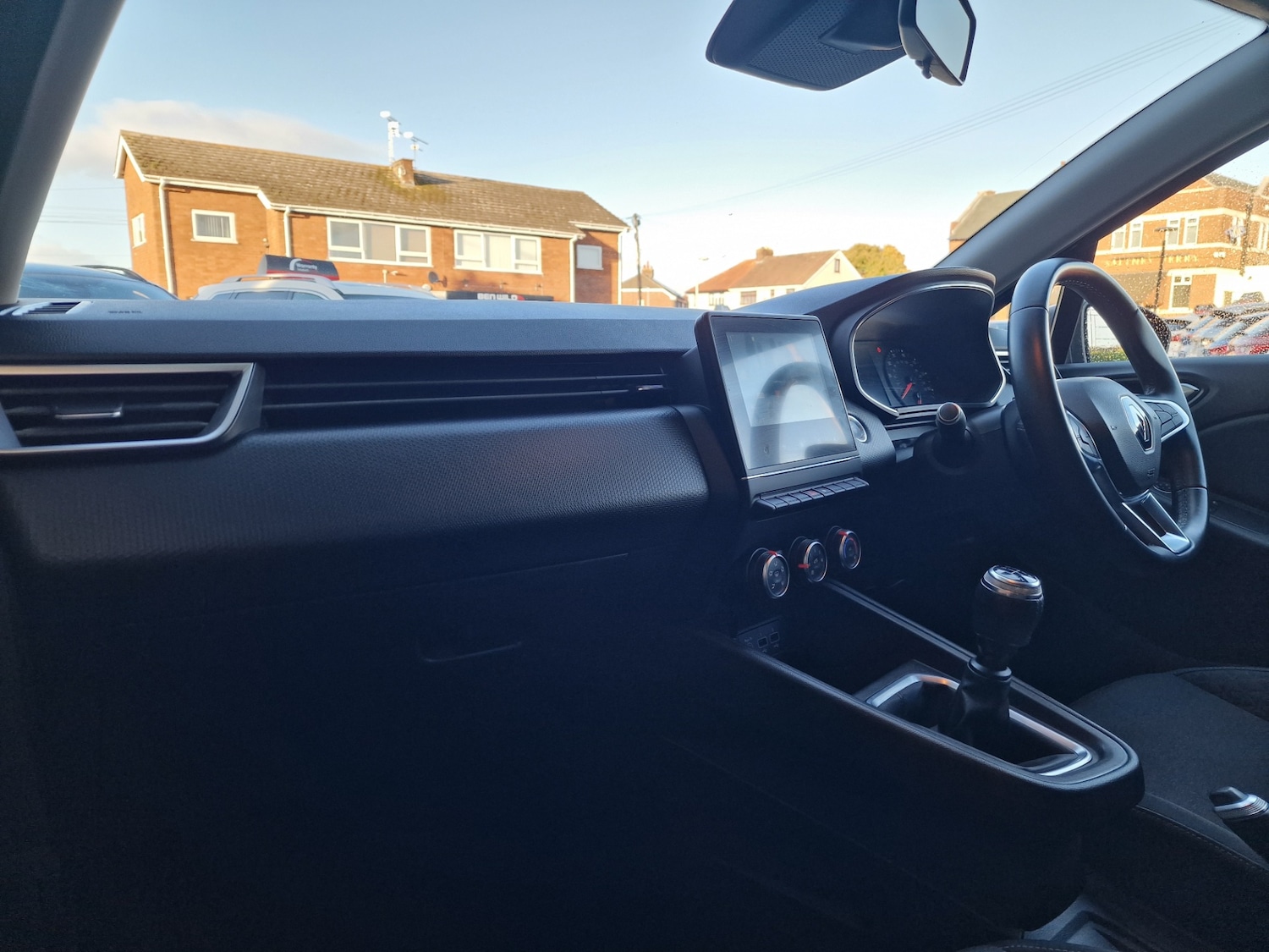 Used Renault Clio 2020 for sale - 76422124: Photo 15