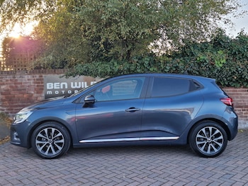 Used Renault Clio 2020 for sale - 76422124: Photo