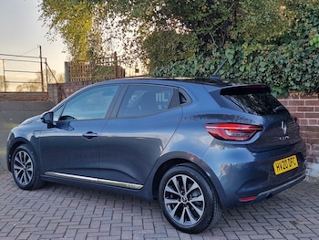 Used Renault Clio 2020 for sale - 76422124: Photo