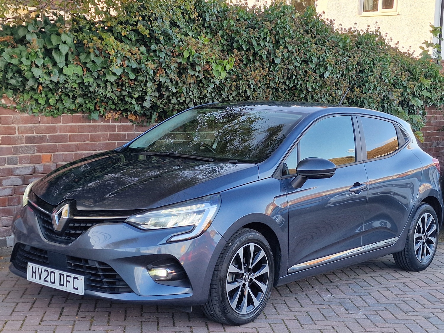 Used Renault Clio 2020 for sale - 76422124: Photo 5