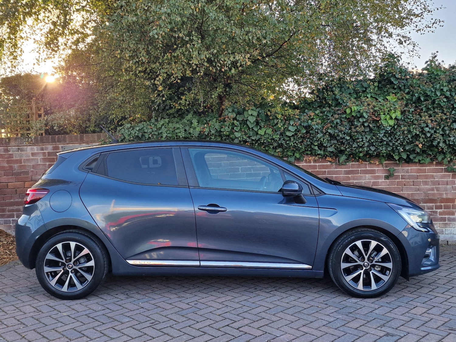 Used Renault Clio 2020 for sale - 76422124: Photo 8