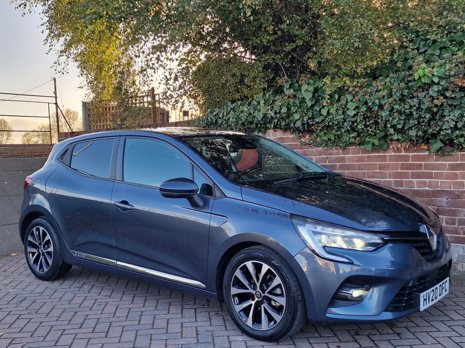 Used Renault Clio 2020 for sale - 76422124: Photo 9