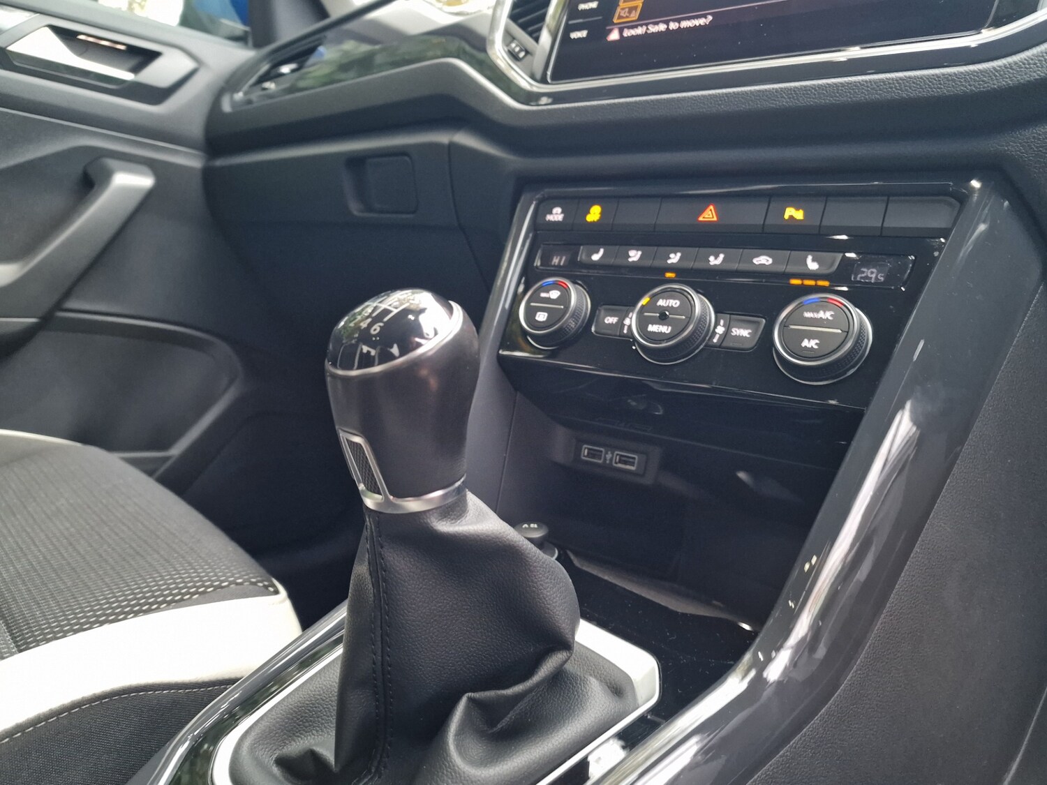 Used Volkswagen T-Roc 2019 for sale - 76604331: Photo 12