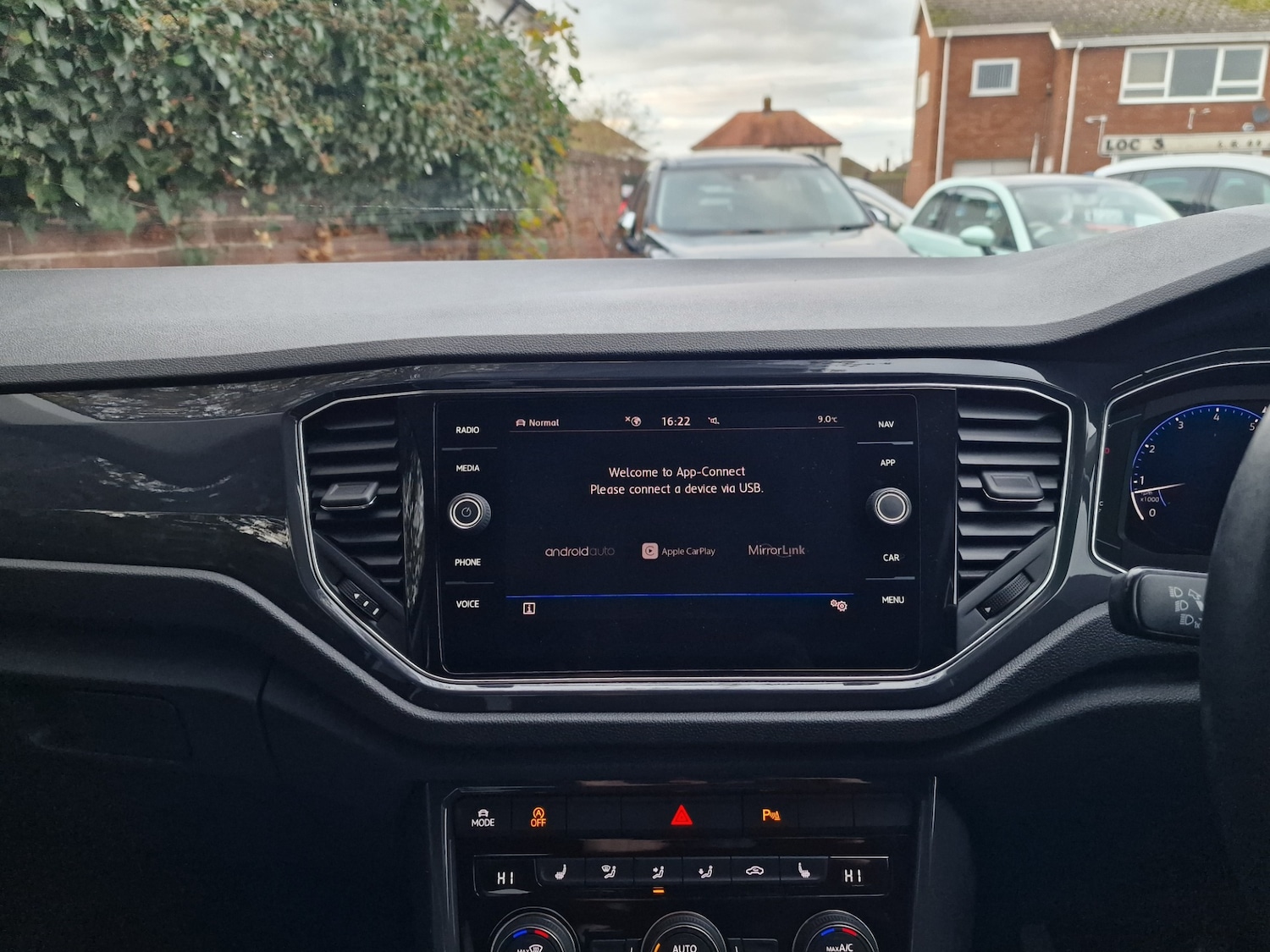 Used Volkswagen T-Roc 2019 for sale - 76604331: Photo 23