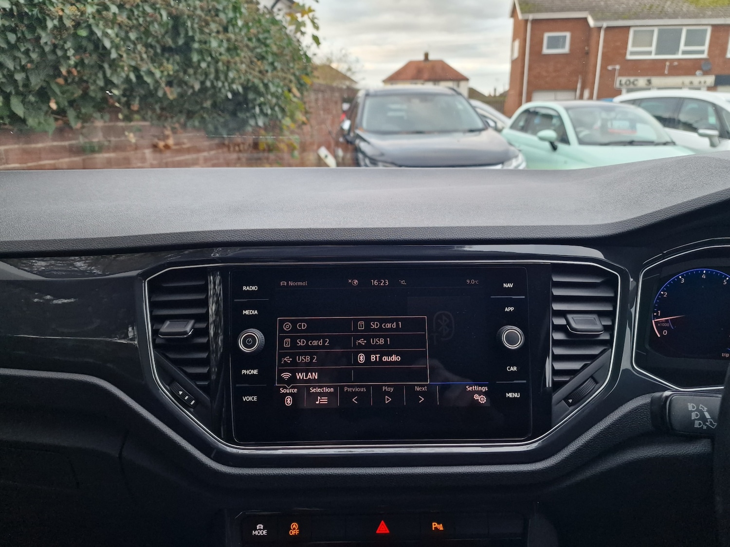 Used Volkswagen T-Roc 2019 for sale - 76604331: Photo 24