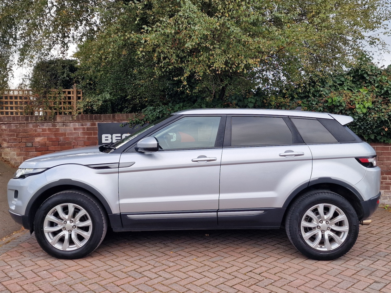 Used Land Rover Range Rover Evoque 2015 for sale - 76392077: Photo 2