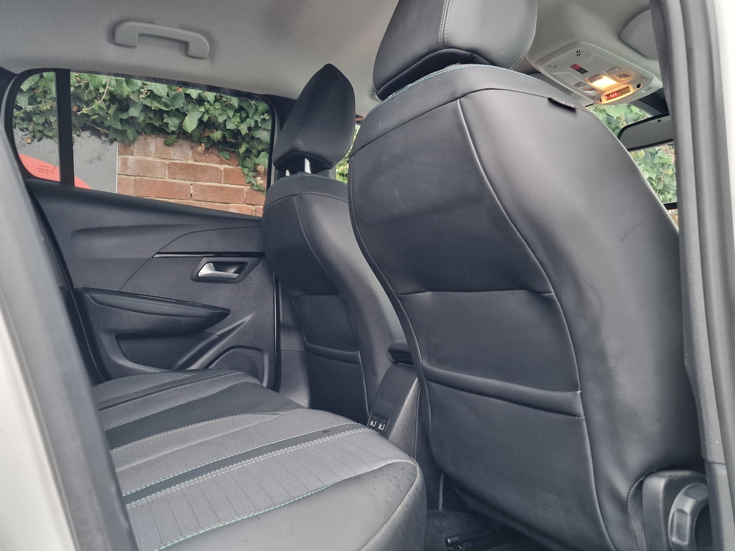 Used Peugeot 208 2020 for sale - 77034018: Photo 18