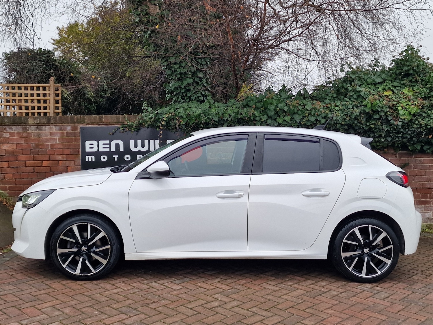 Used Peugeot 208 2020 for sale - 77034018: Photo 2