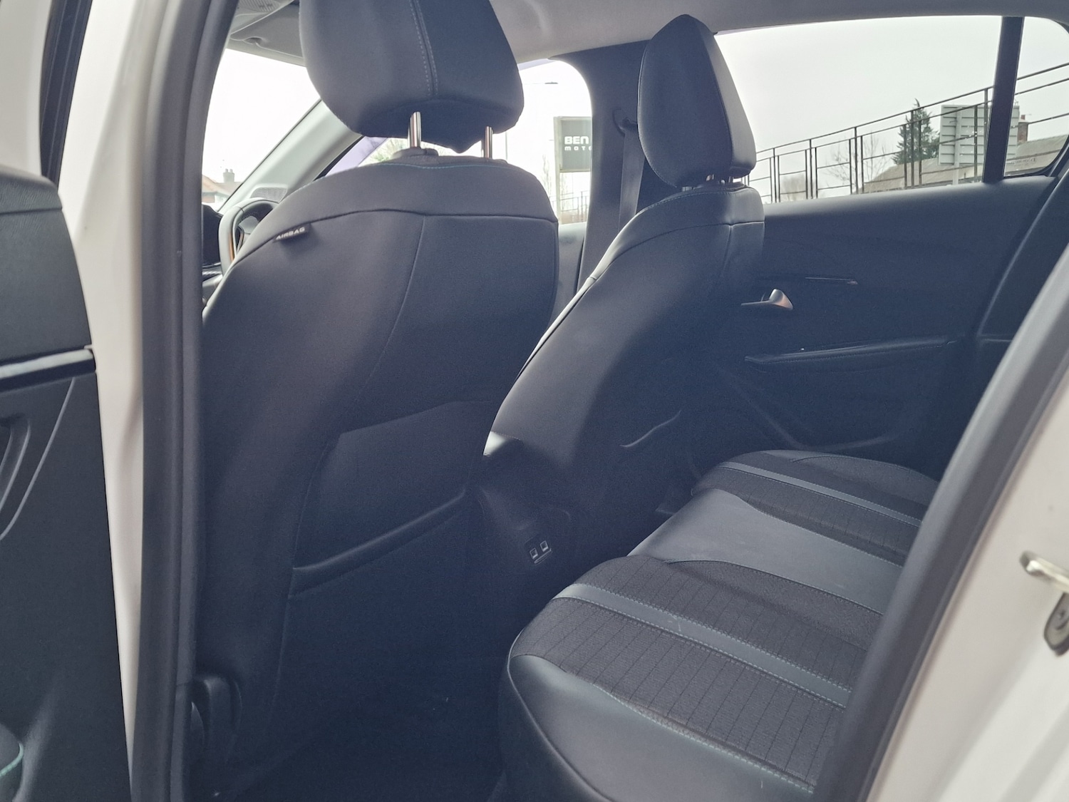 Used Peugeot 208 2020 for sale - 77034018: Photo 29