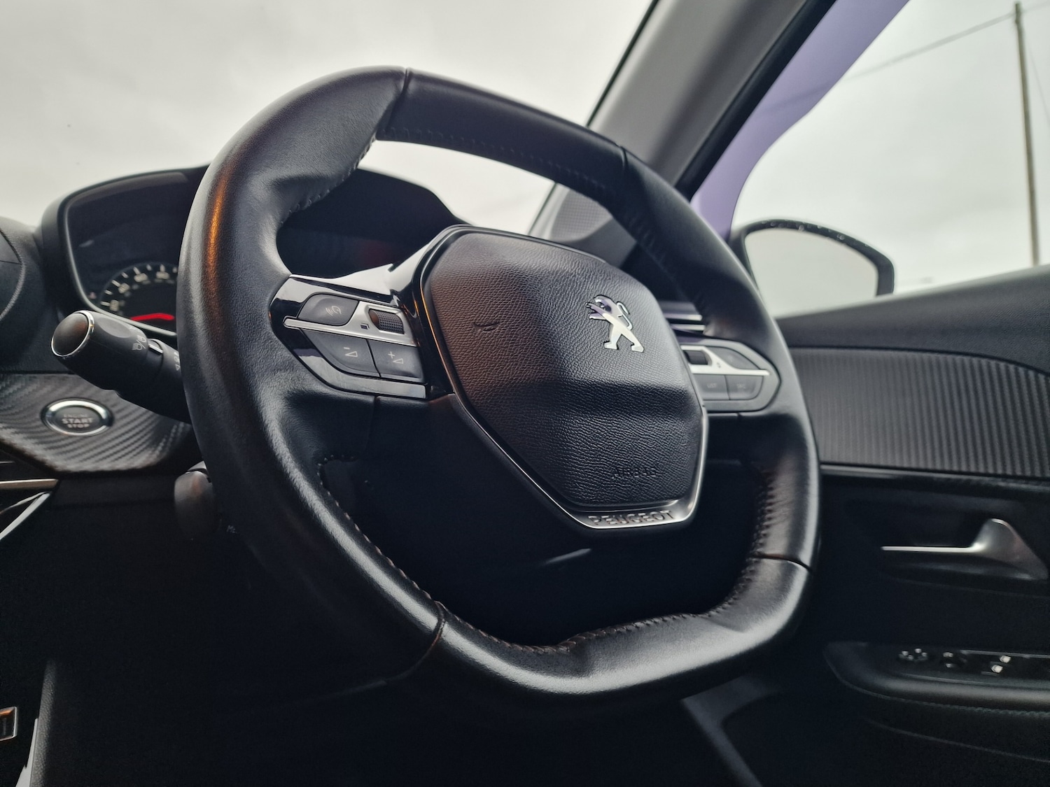 Used Peugeot 208 2020 for sale - 77034018: Photo 30