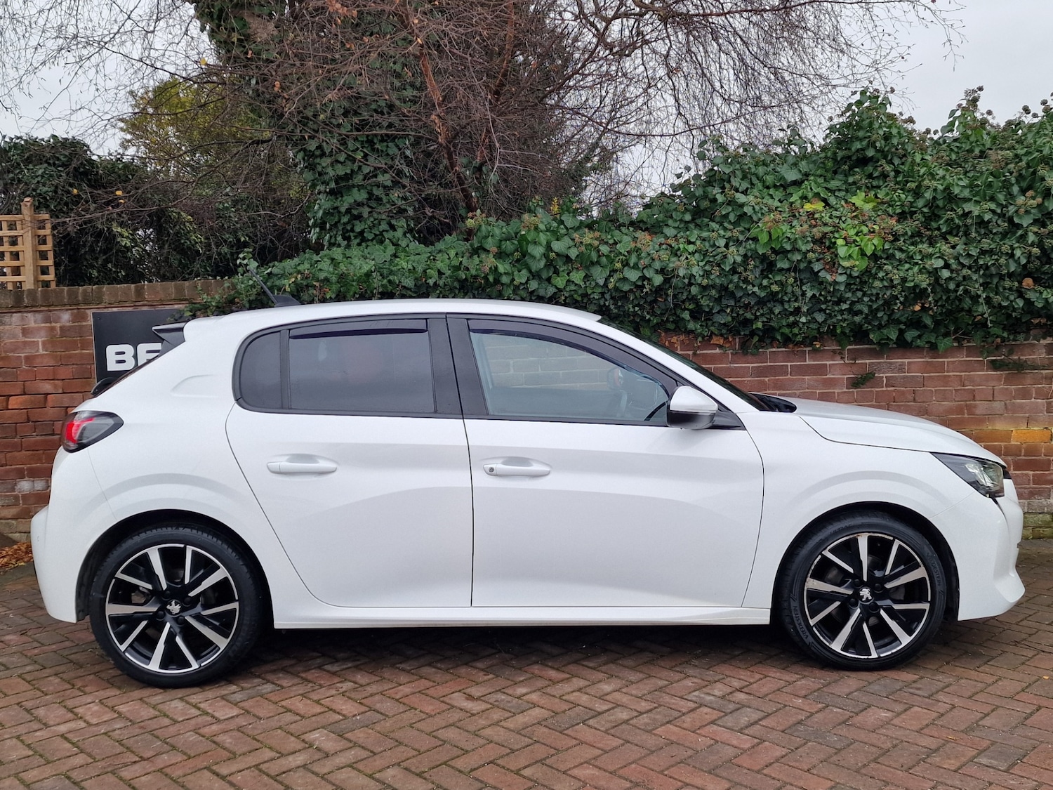 Used Peugeot 208 2020 for sale - 77034018: Photo 8