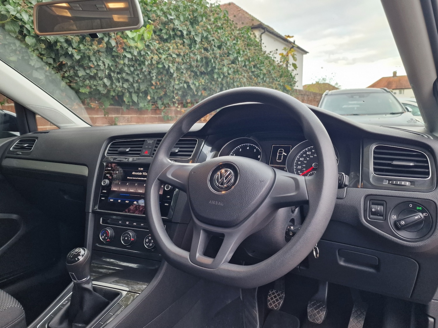Used Volkswagen Golf 2017 for sale - 76603853: Photo 11