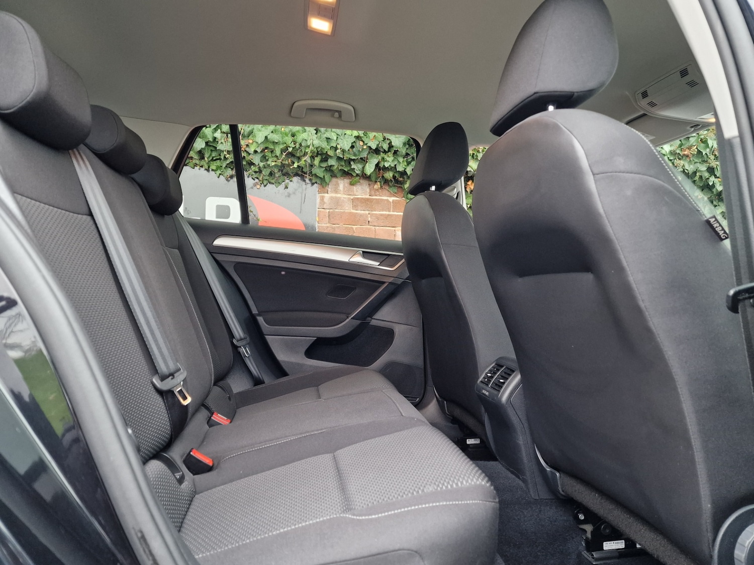 Used Volkswagen Golf 2017 for sale - 76603853: Photo 19