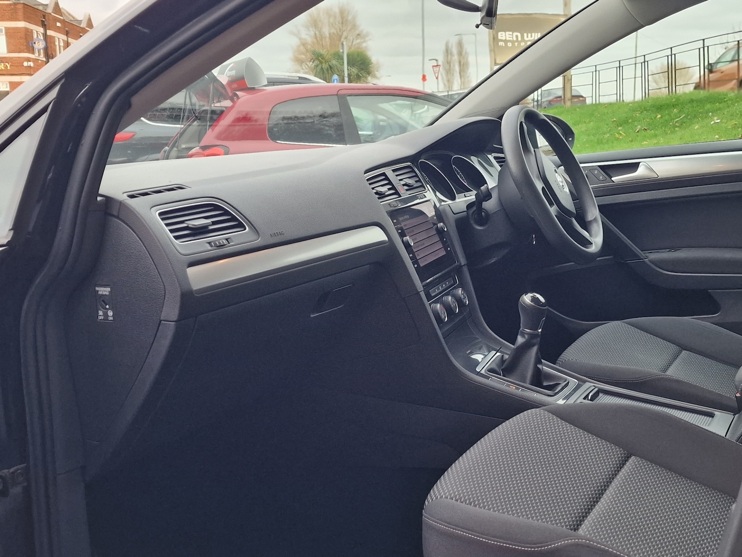 Used Volkswagen Golf 2017 for sale - 76603853: Photo 28