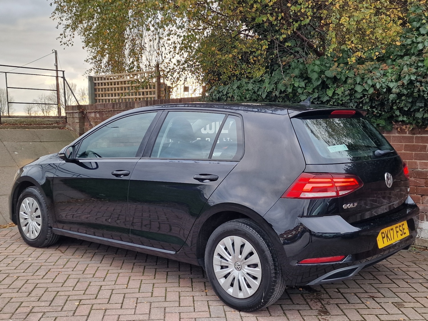 Used Volkswagen Golf 2017 for sale - 76603853: Photo 3