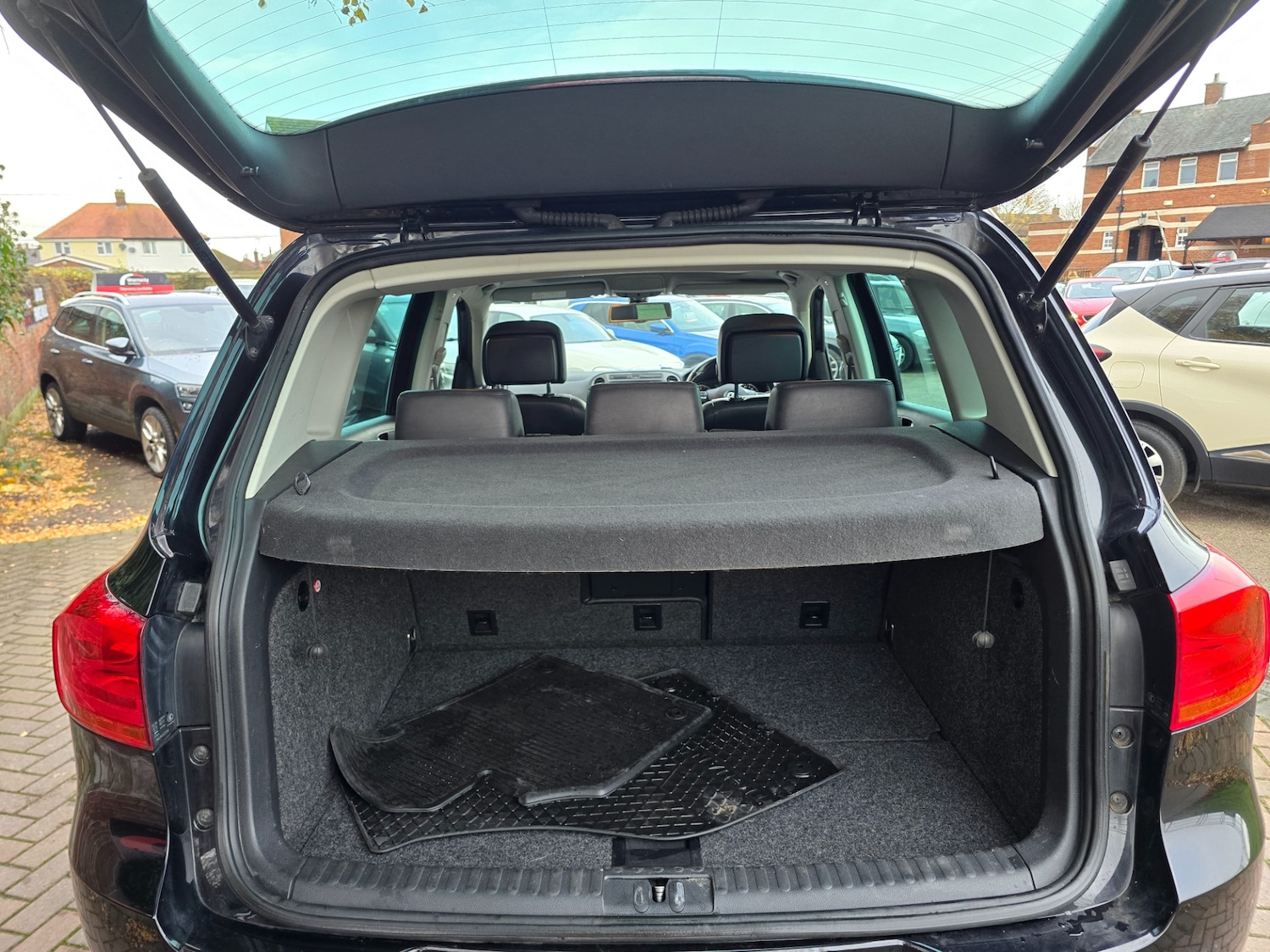 Used Volkswagen Tiguan 2014 for sale - 76859901: Photo 23