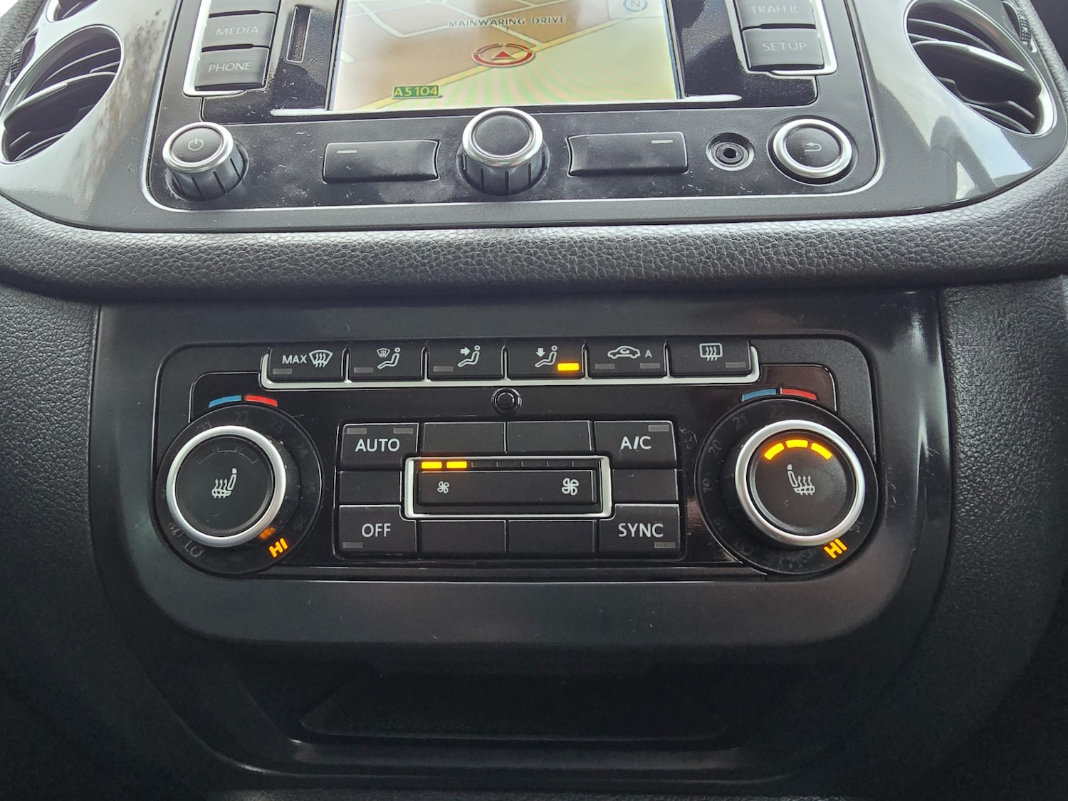 Used Volkswagen Tiguan 2014 for sale - 76859901: Photo 26