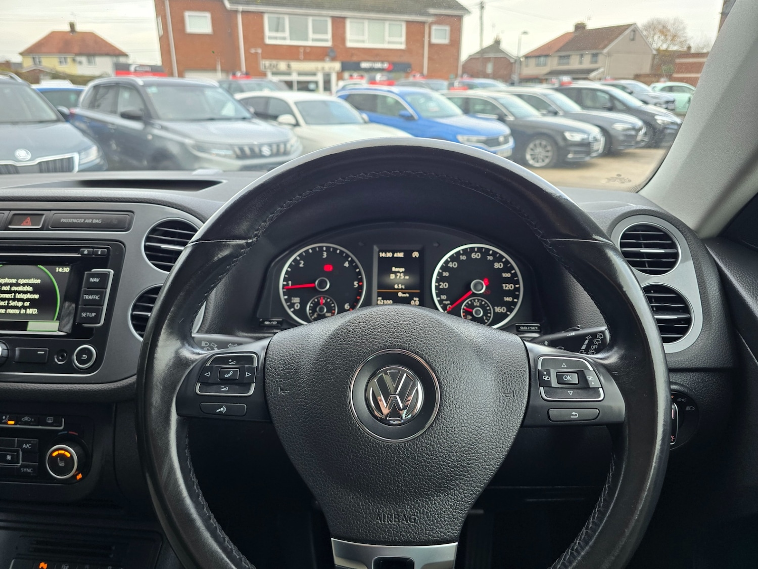 Used Volkswagen Tiguan 2014 for sale - 76859901: Photo 30