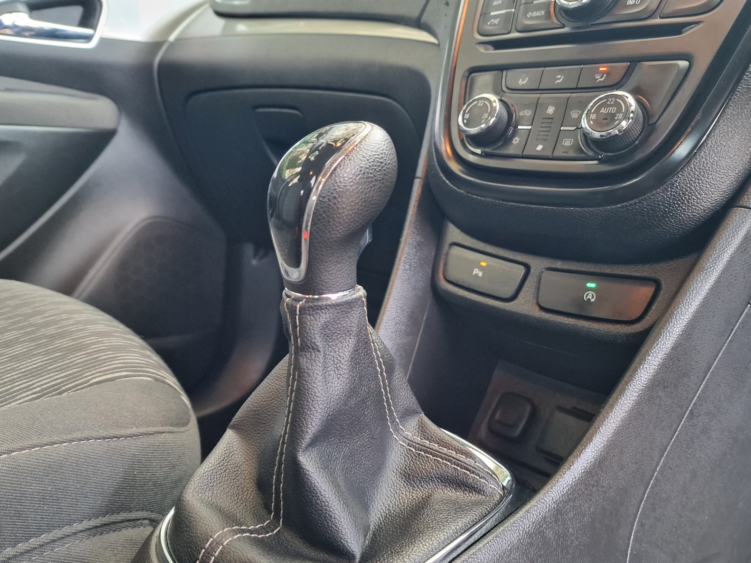 Used Vauxhall Mokka 2014 for sale - 76739010: Photo 12