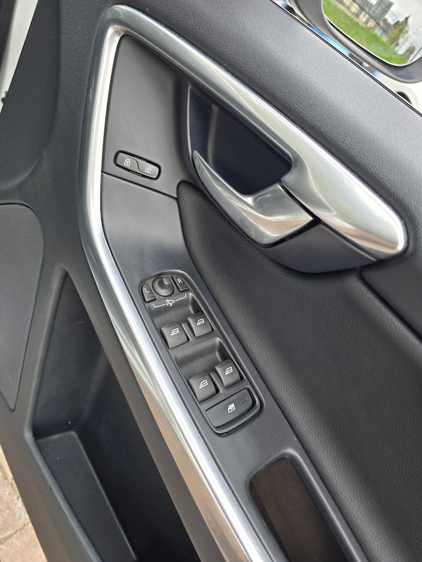 Used Volvo XC60 2015 for sale - 76319430: Photo 25